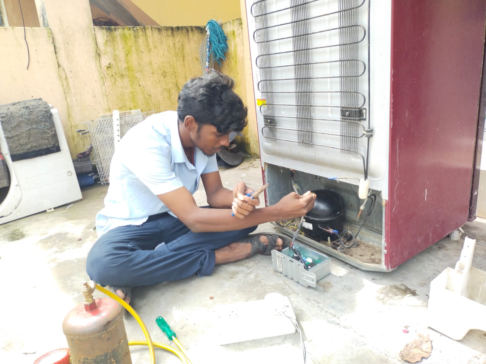 Refrigerator Fridge Repair Services in Chennai -MR Engineer