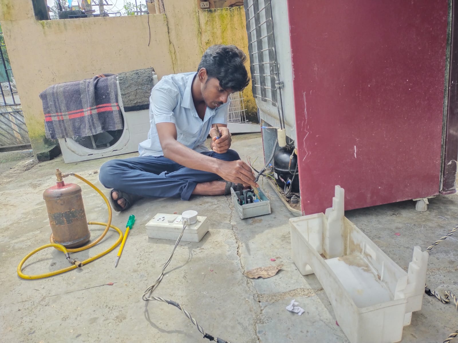 Refrigerator Fridge Repair Services in Chennai -MR Engineer