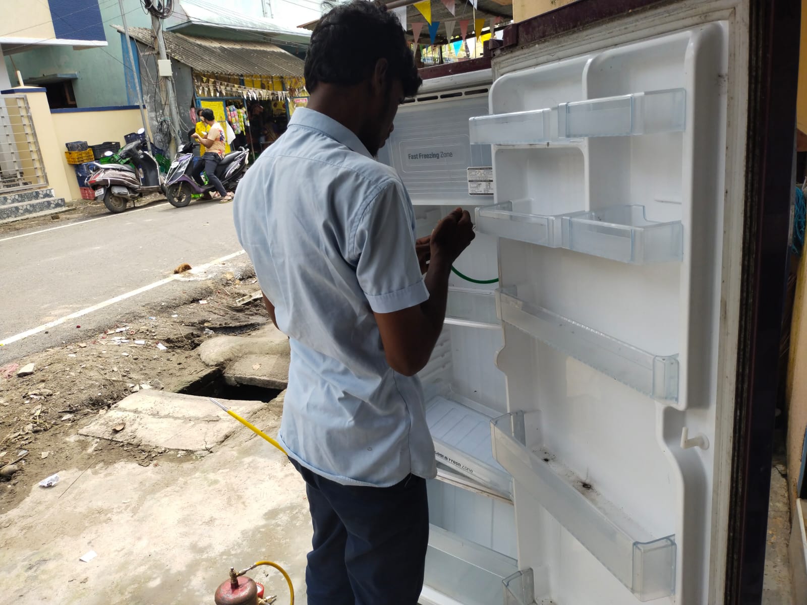 Refrigerator Fridge Repair Services in Chennai -MR Engineer